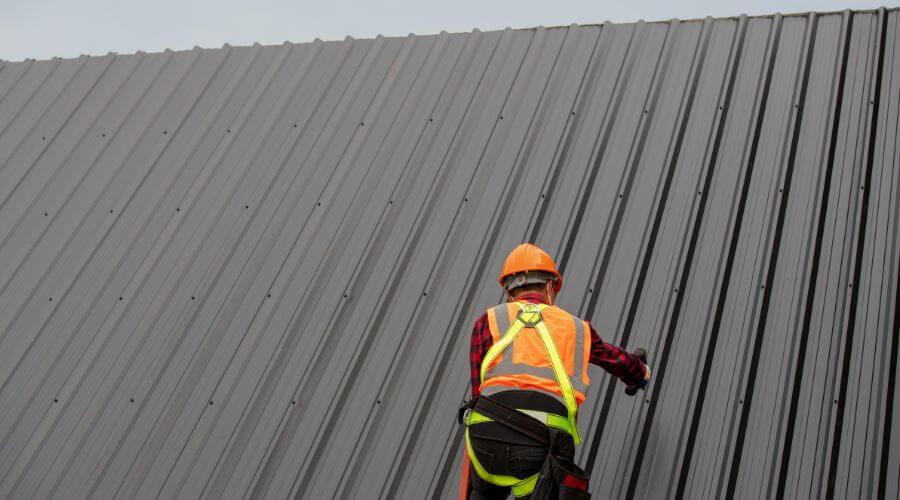 Professional gutter cleaning in Chesterland, OH